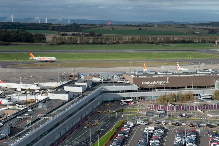 Edinburgh_Airport_air