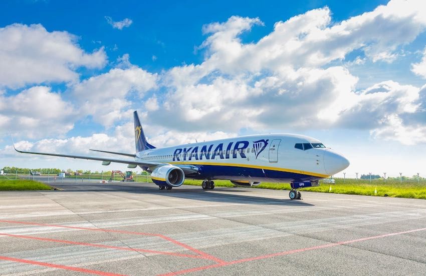 Ryanair_exterior