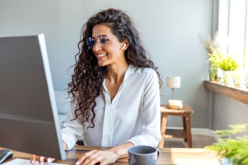 Remote hybrid working female