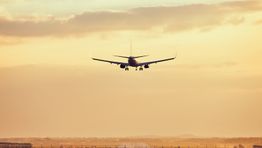 Aeroplane coming into land