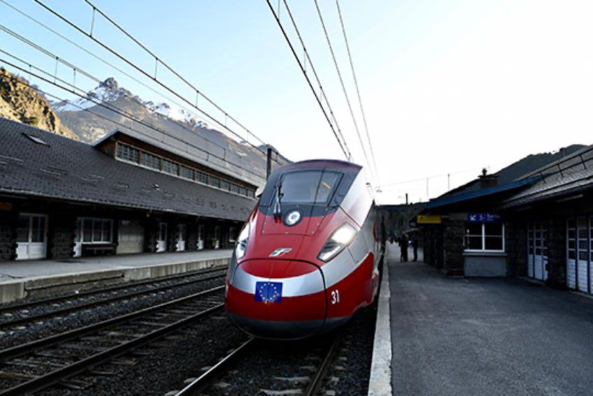 Trenitalia owner launches €1 billion bid to operate London-Paris trains